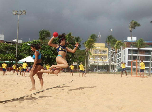 As brasileiras estrearam com o pé direito/ Foto: CBHb